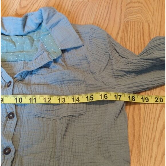 Hem & Thread 100% Cotton Green Crinkle Button Up Collared Blouse Size Small - Picture 8 of 8